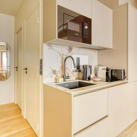La Belle - Lafayette Apartment